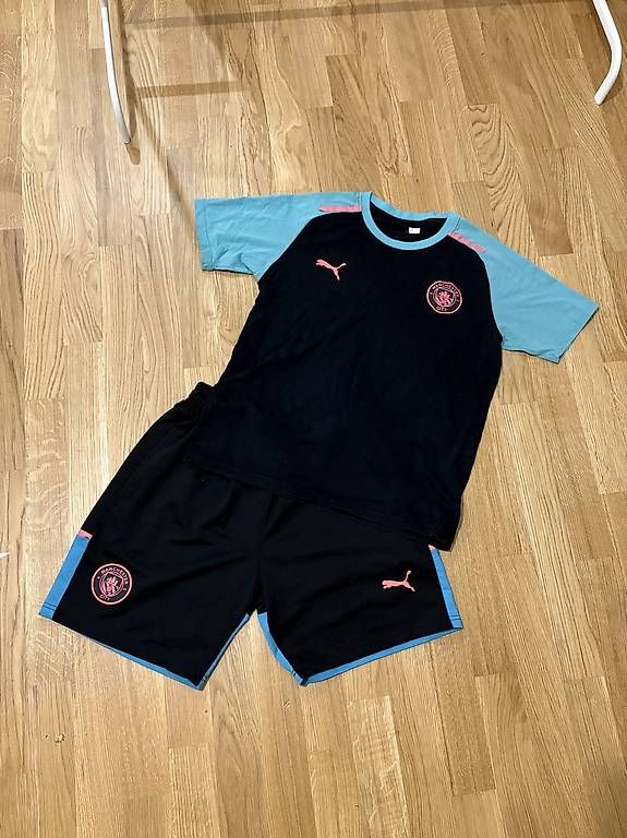 Canottiere & Pantaloni: Ensemble Manchester city  – Usato da Lausanne venduto da ahm_9l9k