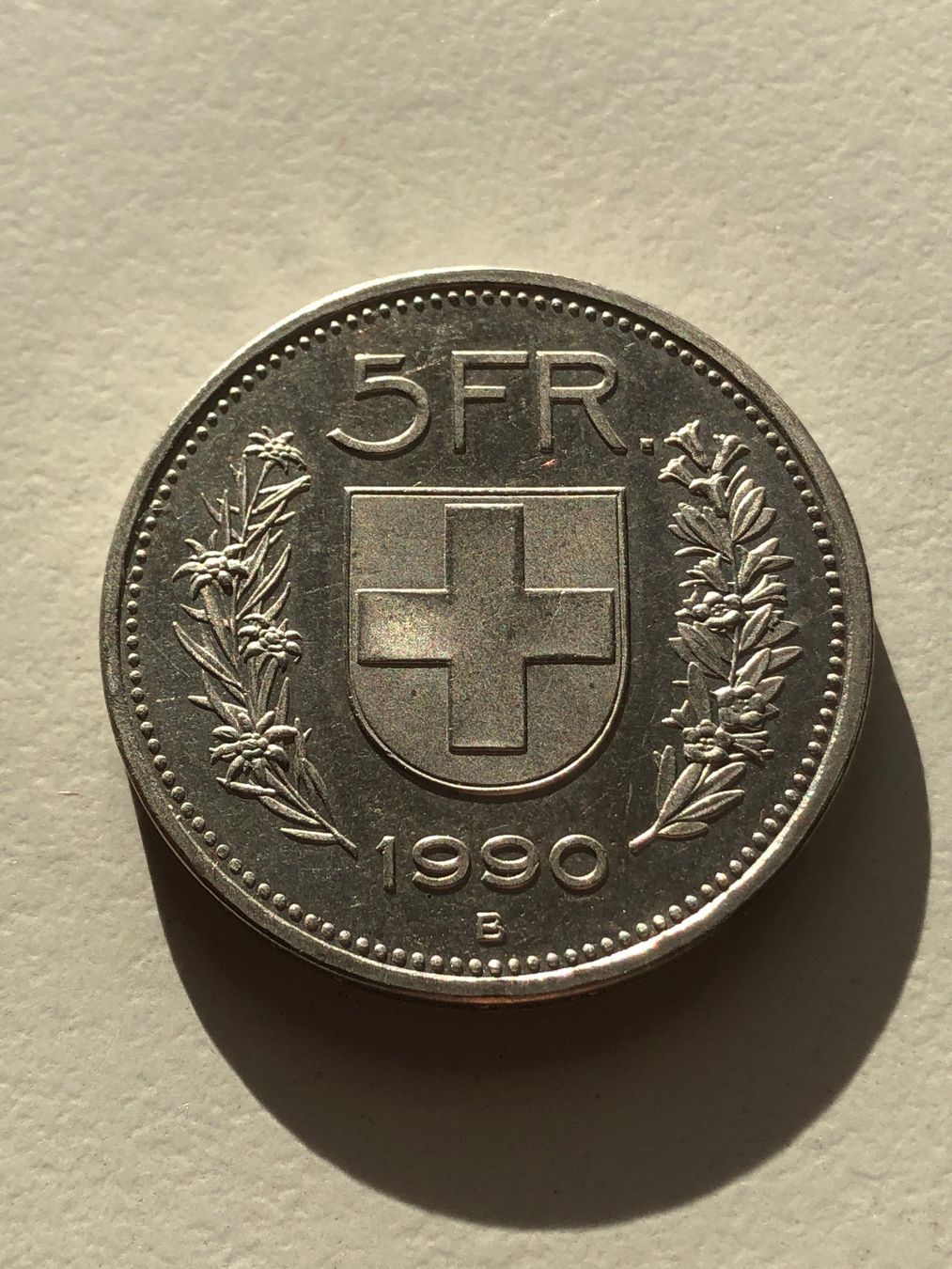 Toutes les monnaies: 5 Fr. 1990 – D'occasion à Schötz par Odpa