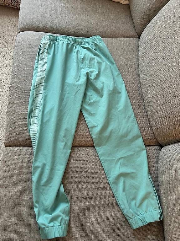 Pantaloni: Lacoste Trainerhosen – Usato da Bern venduto da Khany81