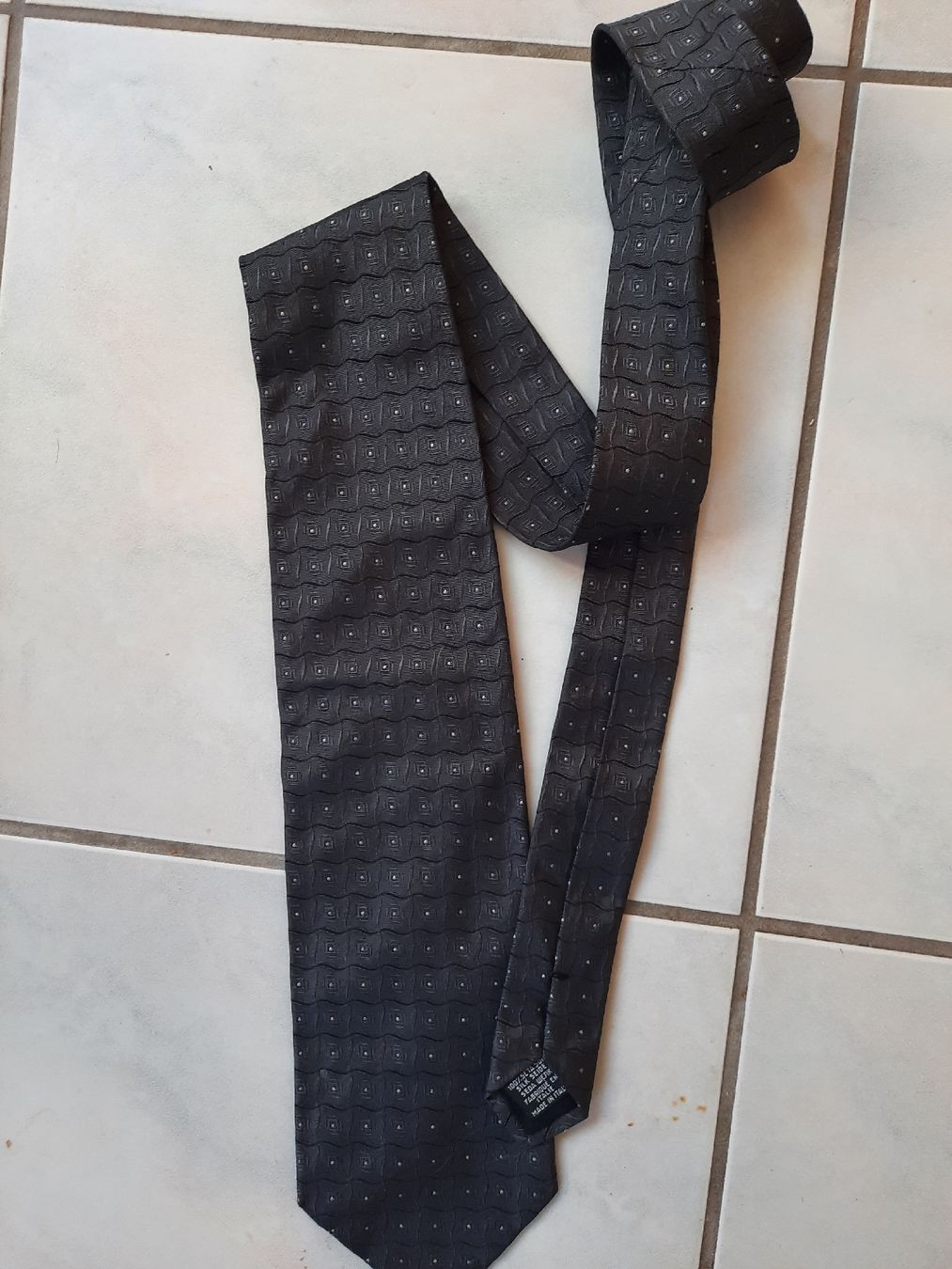 Hugo Boss Cravates: HUGO BOSS, CRAVATE. 100% SOIE – D'occasion à Le Locle par marylise01 2