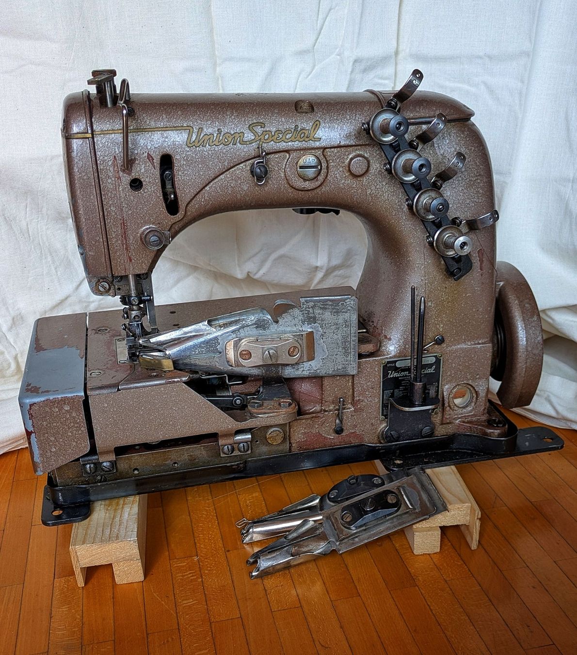 Nähmaschinen: machine à coudre Union Special 52800 – Gebraucht aus La Tour-de-peilz von drueed_bis