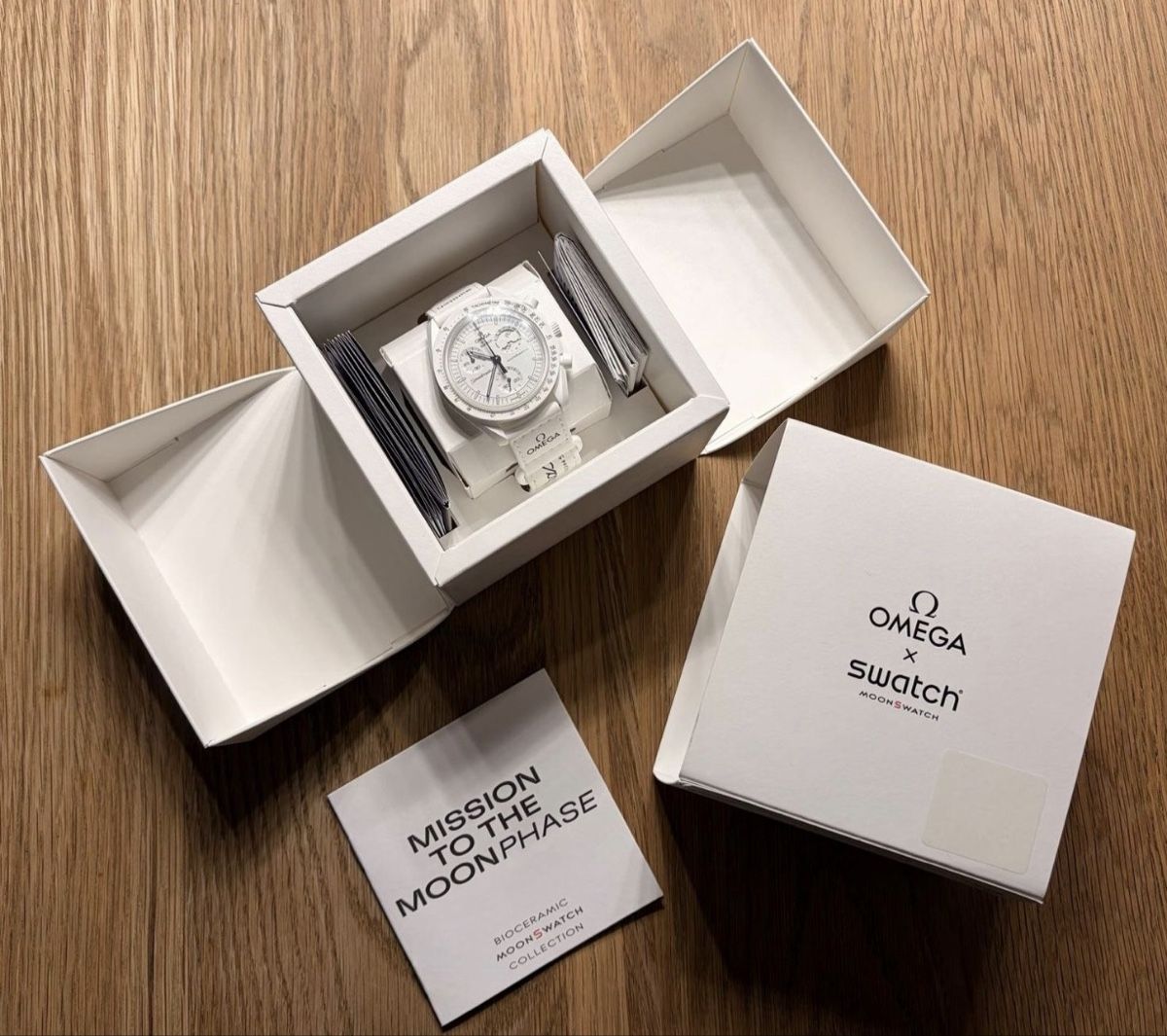 Swatch Uhren: Moonswatch Snoopy First Edition – Gebraucht aus Niedergösgen von Lifestyle-85 2
