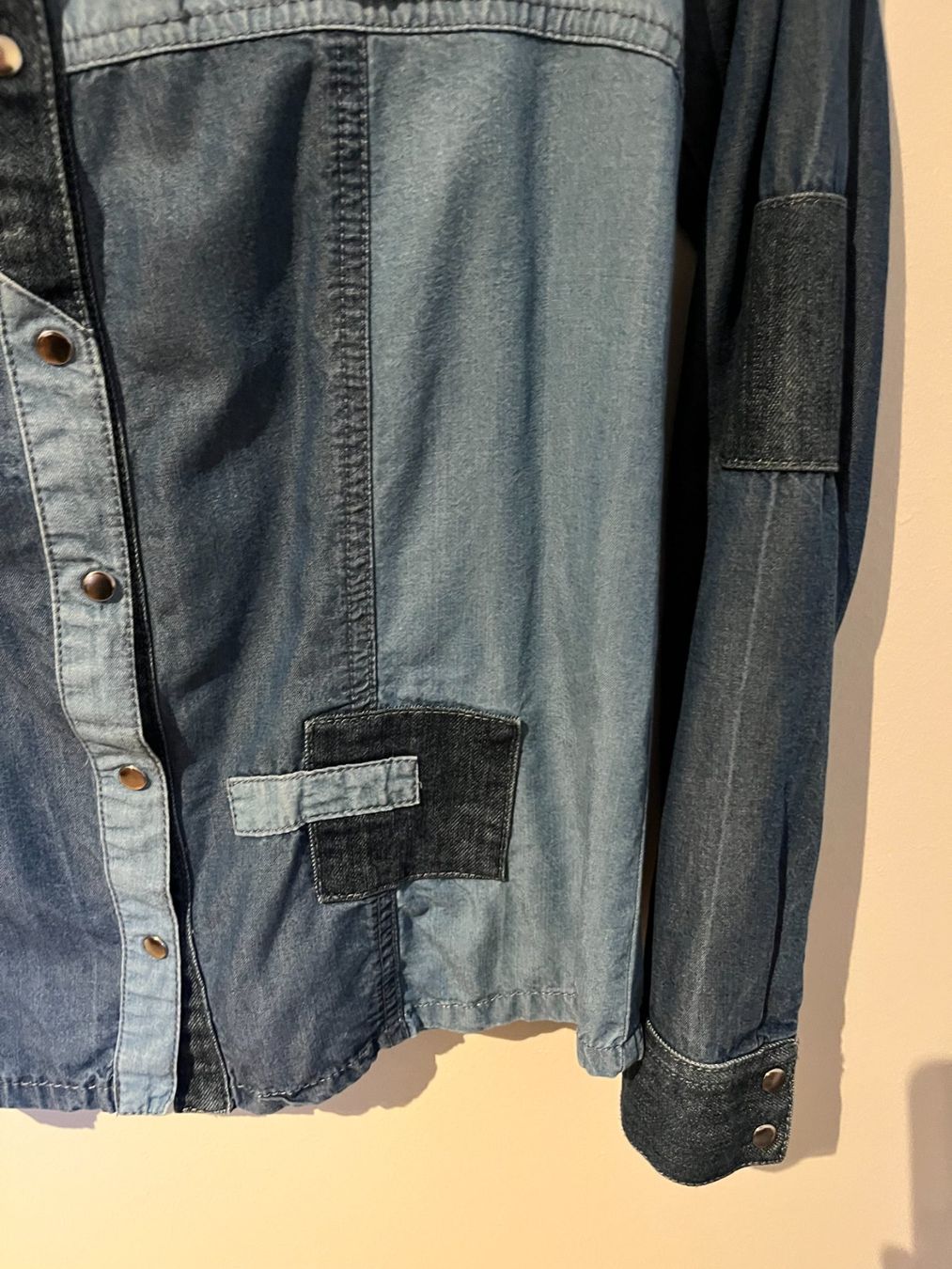 Camicette: Jeanshemd Suite Blanco Patchwork Flicken – Usato da Zürich venduto da its-love 4