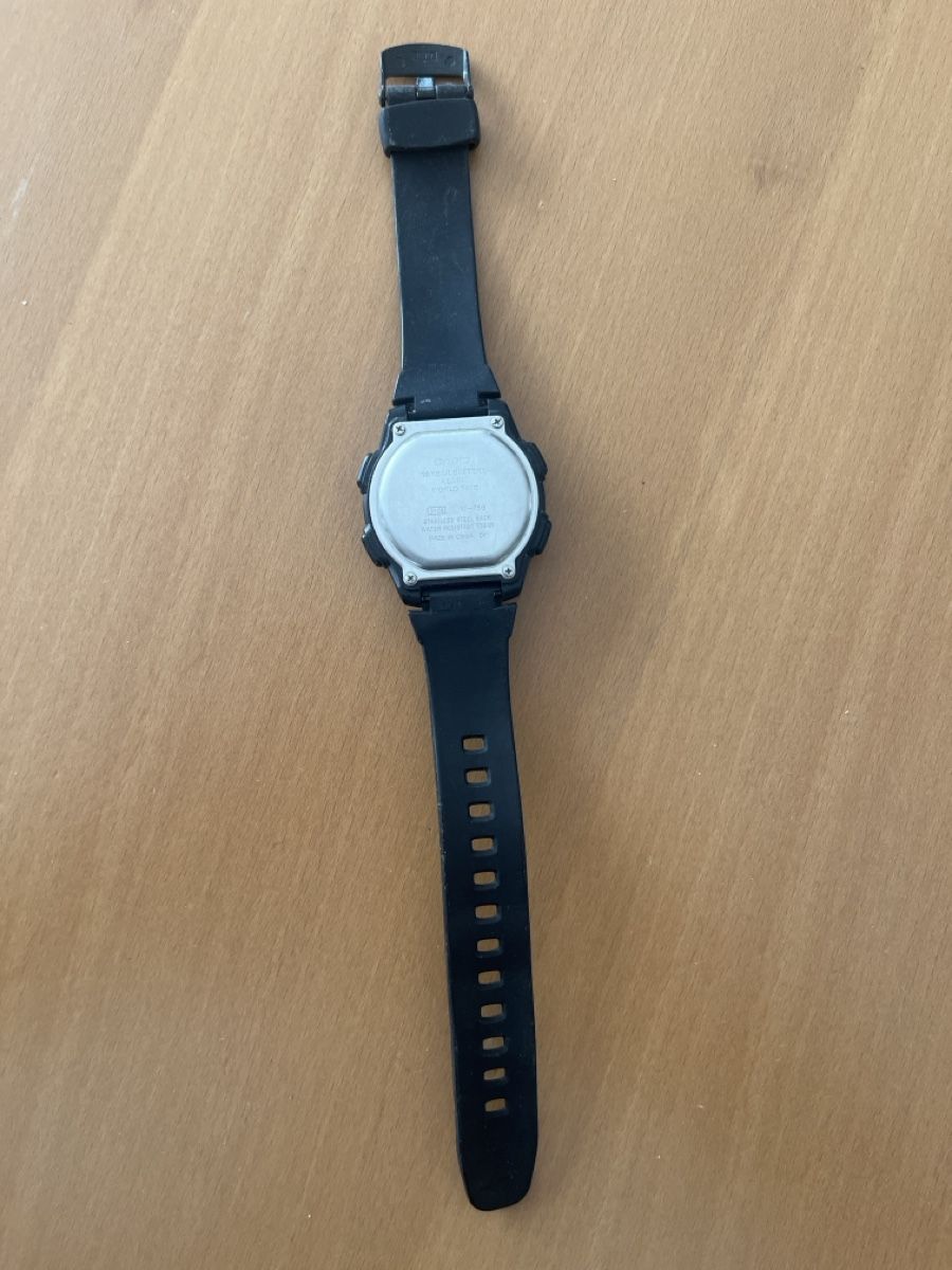 Montre numérique Casio, noir, état acceptable (Gebraucht) in Bex für ...