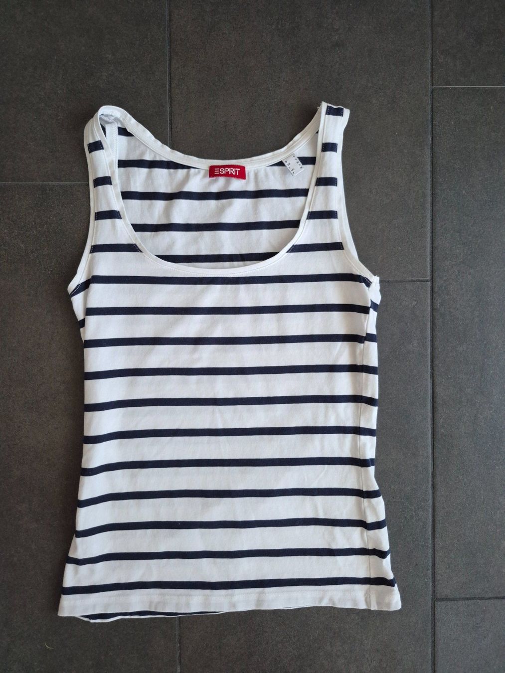 Esprit Top: ESPRIT Top Gr. S ** schwarz/weiss – Usato da Frick venduto da Baghira84
