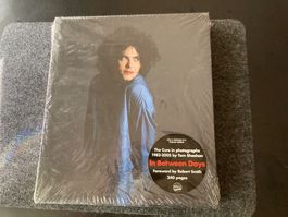 In Between Days: The Cure in Photographs 1982 - 2005: Deluxe