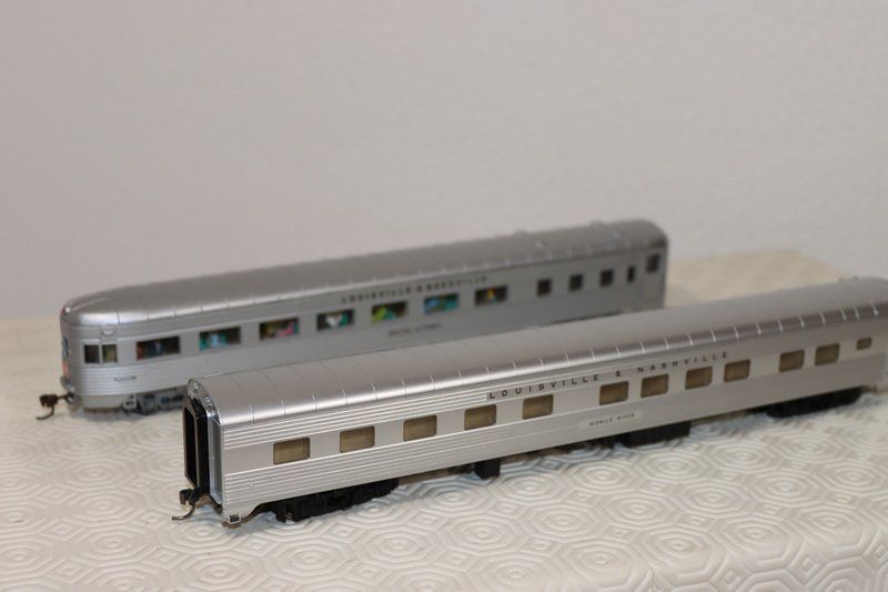 Modellini di ferrovie: 2 US Wagen ( 663 ) – Usato da Kerzers venduto da Winu64