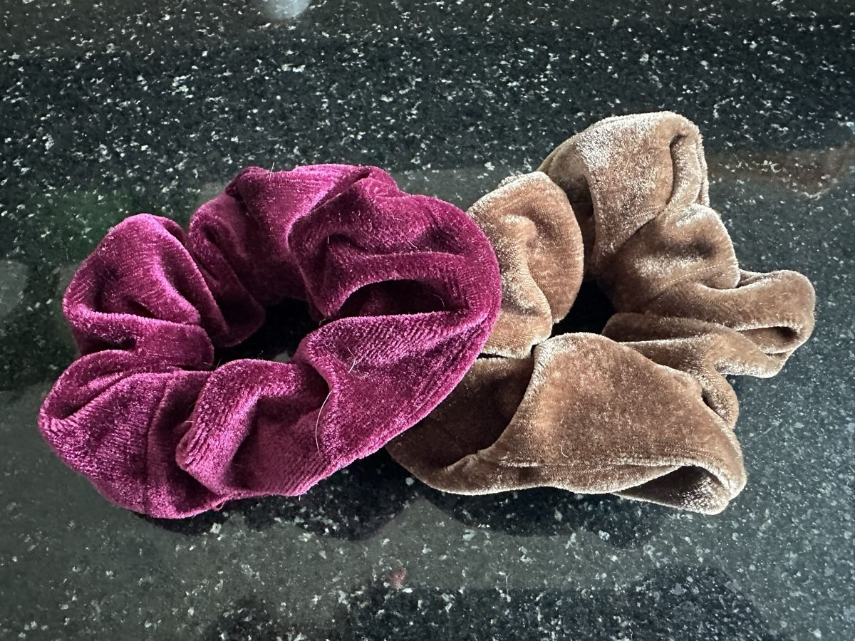 Haarschmuck: Haargummis Samt 2 Stk.  – Neu (gemäss Beschreibung) aus Zufikon von tam_gfx6