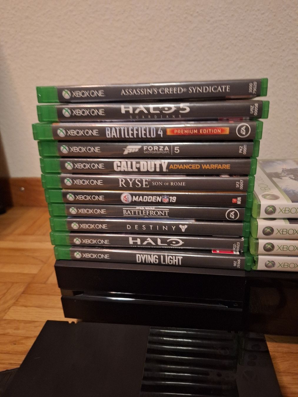 Microsoft Console: Xbox One inkl. Games&Controller – Usato da Luzern venduto da sch_h7rz 2