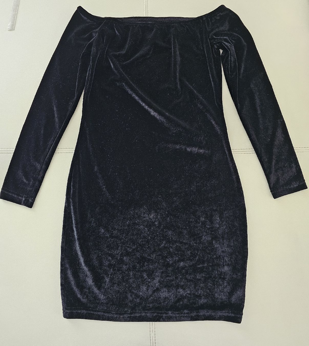Vestiti: Schwarzes Samtkleid Offshoulder Partykleid – Usato da Steinmaur venduto da Kiki_m240