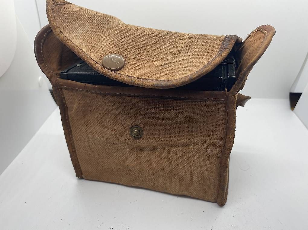 Fotocamera: Brownie Box Kamera – Usato da Brugg AG venduto da FlowerStreet 2