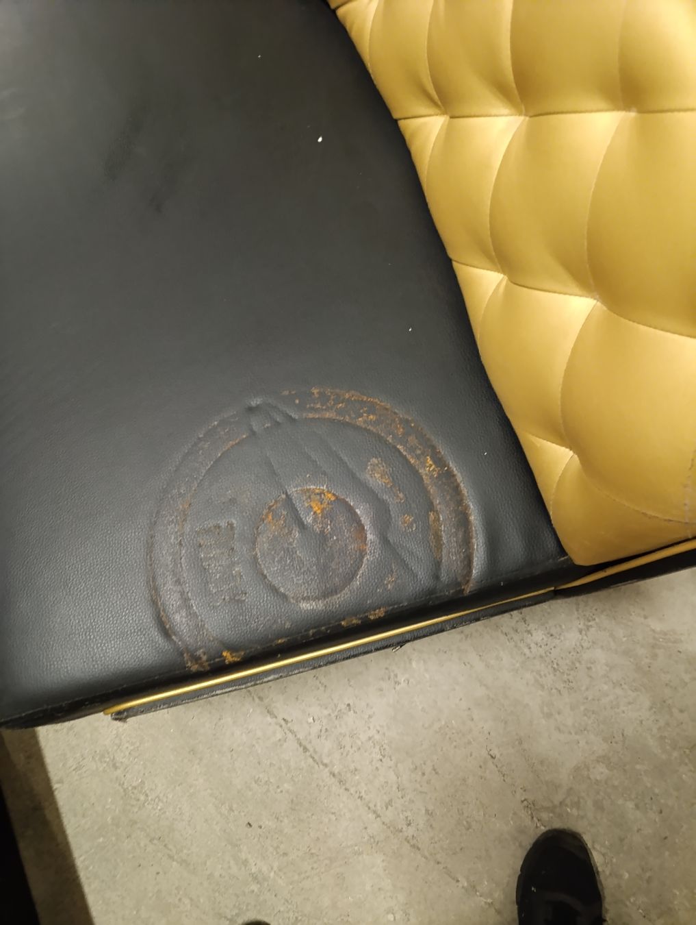 Sofas: Sofa Teil einer riesen Lounge – Défectueux à Romanshorn par dav_h2lv 2