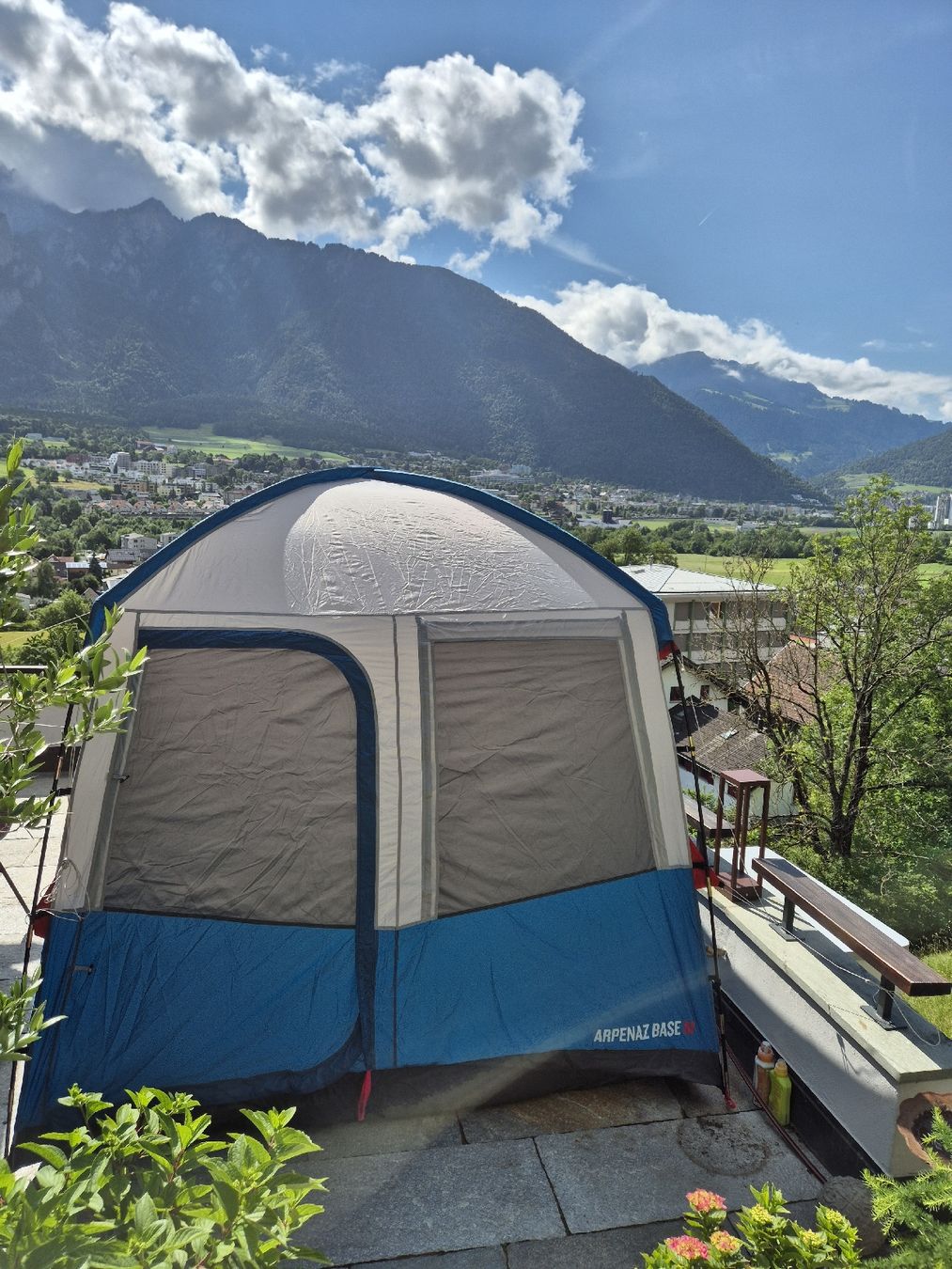 Decathlon Verande & Tende da sole: Aufenthaltszelt Quechua Arpenaz Base M  – Usato da Haldenstein venduto da Ramona_D. 3