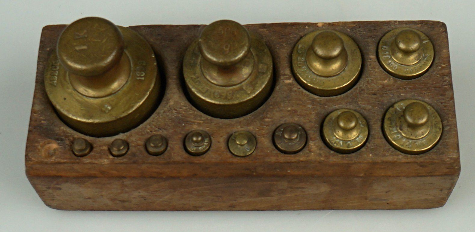 Tous les outils: Antikes Gewichte Set – D'occasion à Volketswil par brockipfannenstil 1
