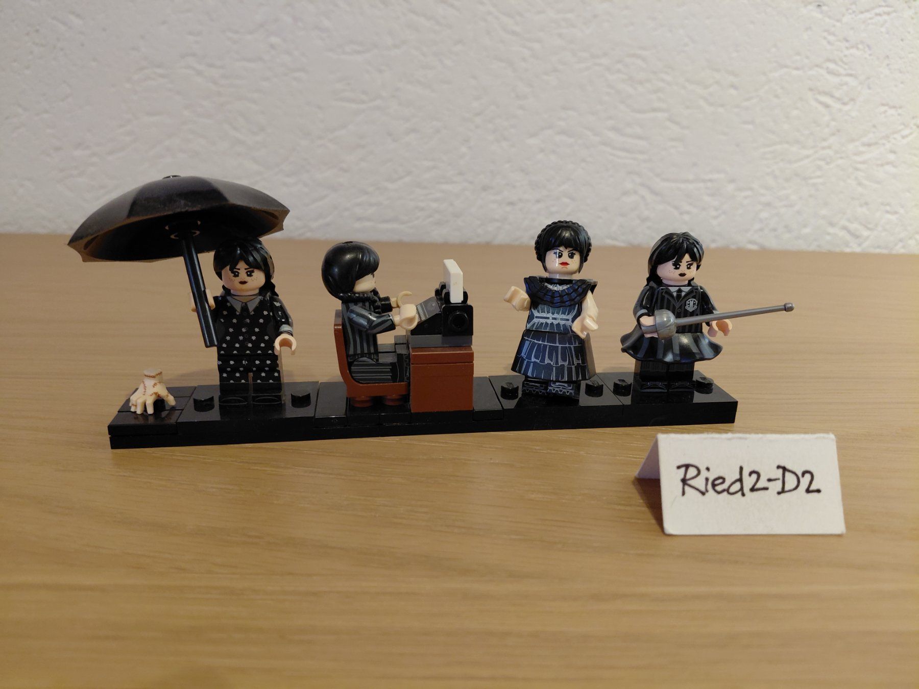 Baukästen: Wednesday Mercredi Addams Figurines – Gebraucht aus La Chaux-de-Fonds von Ried2-D2