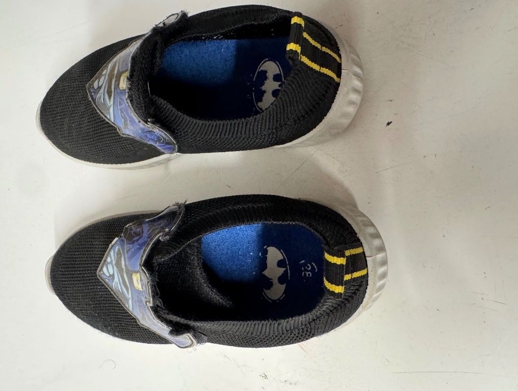 Scarpe per ragazzi: Kinder Hausschuhe Grösse 28 – Usato da Zürich venduto da zd_1965 2
