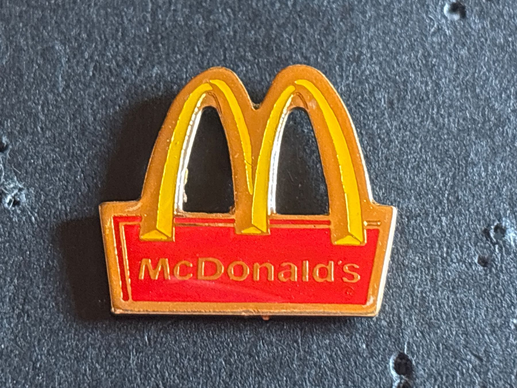 Placchette & Badge: Pin Mc Donalds – Usato da Lützelflüh-Goldbach venduto da NicoleL.