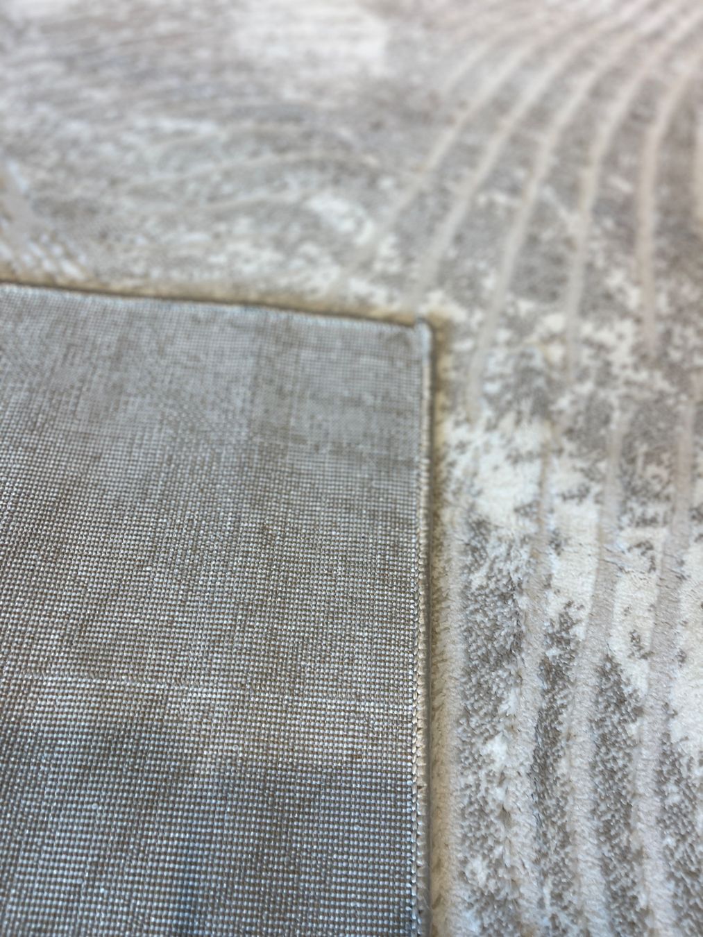 Teppiche: TEPPICH – Neu (gemäss Beschreibung) aus Zürich von NE-0 4