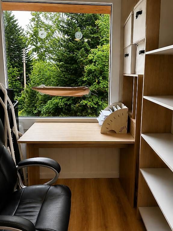 Schreibtische: Table de bureau avec étagère intégrée – Gebraucht aus Les Paccots von yul_j97h 2