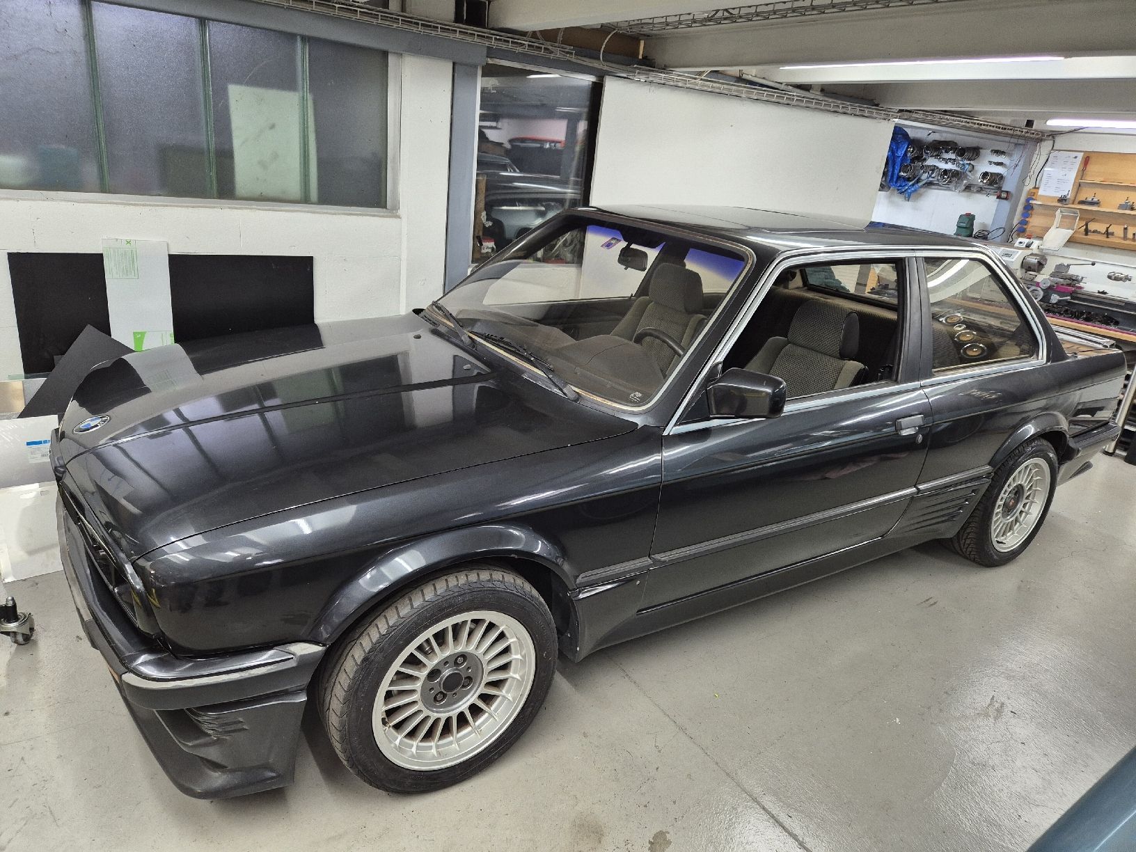 BMW Autos: BMW E30 323i Coupe - seltener Youngtimer! – Gebraucht aus Neuenhof von  1
