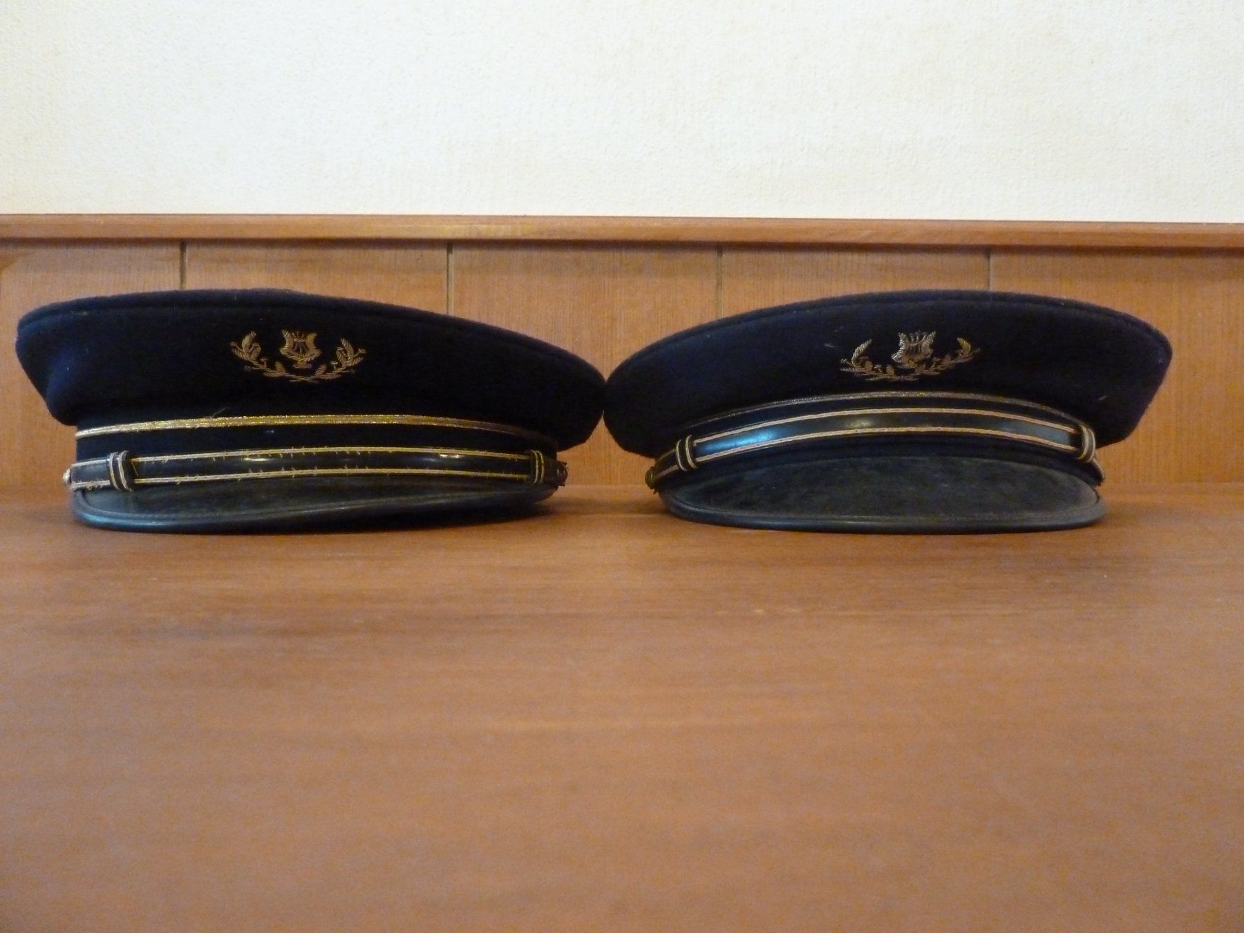 Uniformi: Antike Mützen " Militär oder sowas" – Usato da Bure venduto da 1319