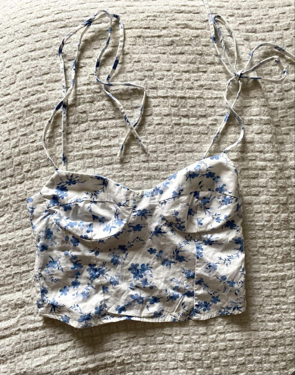 Bershka Top: Top Bershka taille XS, neuf – Nuovo (secondo la descrizione) da Courtételle venduto da JulietteAvice