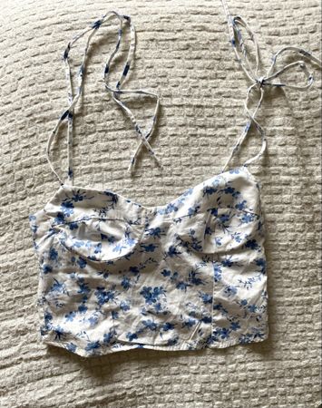 Top Bershka taille XS, neuf