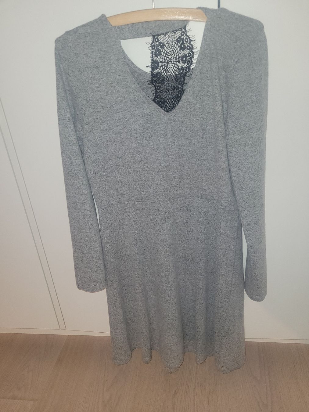 Kleider: Kleid – Neu und originalverpackt aus Bottenwil von dor_7r89