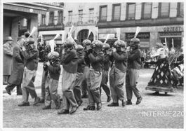 Basel // 1955 Fasnacht Clique Barfüsserplatz Kürbisköpfe