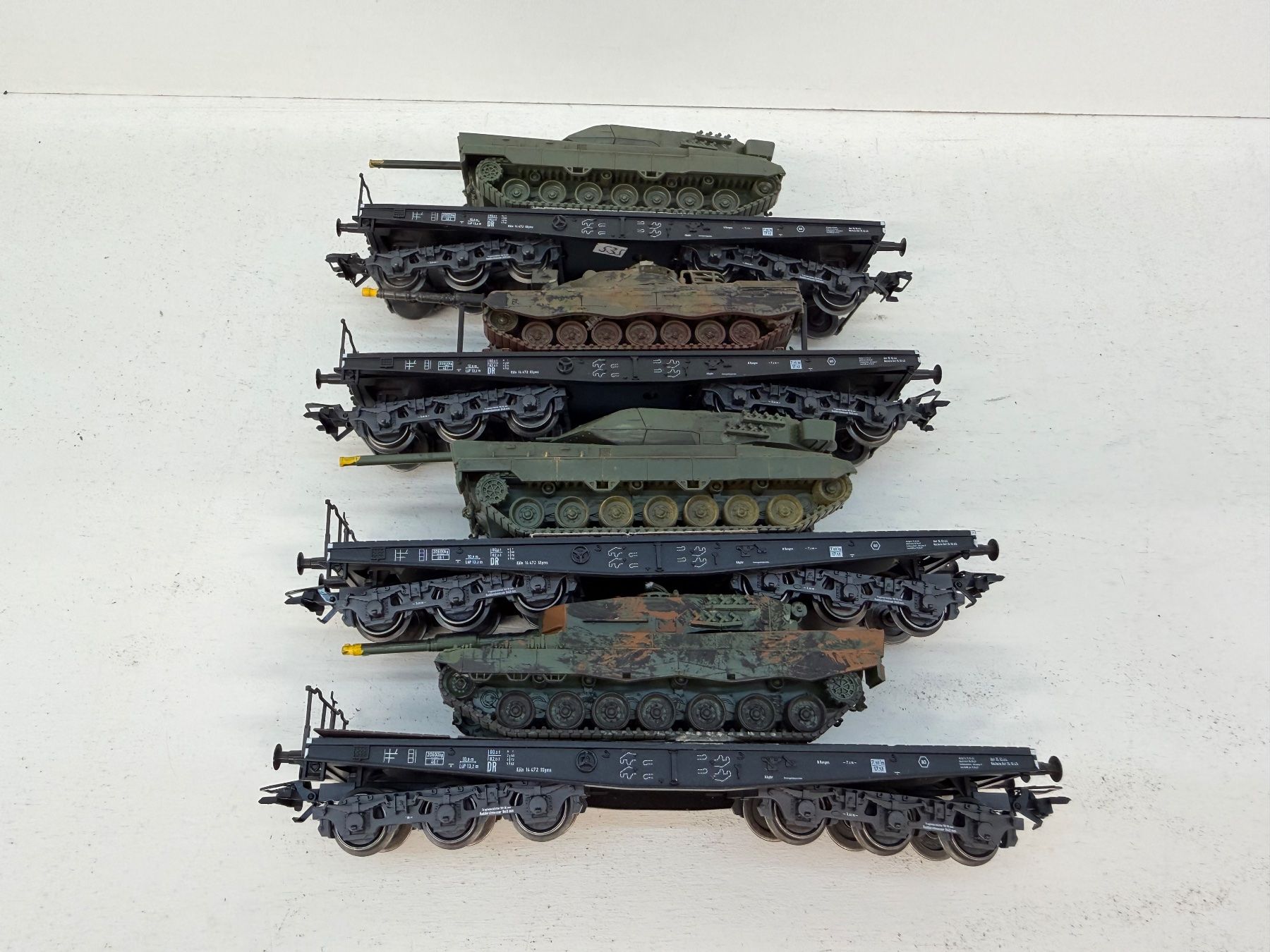 Märklin Modelleisenbahnen: Märklin 4867 Schwerlast-Flachwagen mit Panzer – Gebraucht aus Büsserach von ModellbahnDepot 2
