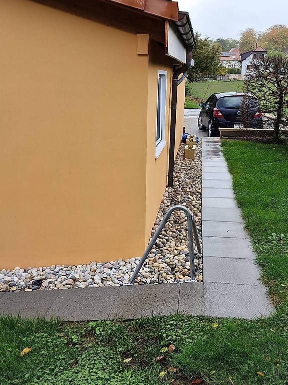 Schutz & Schoner: Barrière de protection de bâtiment – Gebraucht aus Corcelles-près-Concise von Popa999