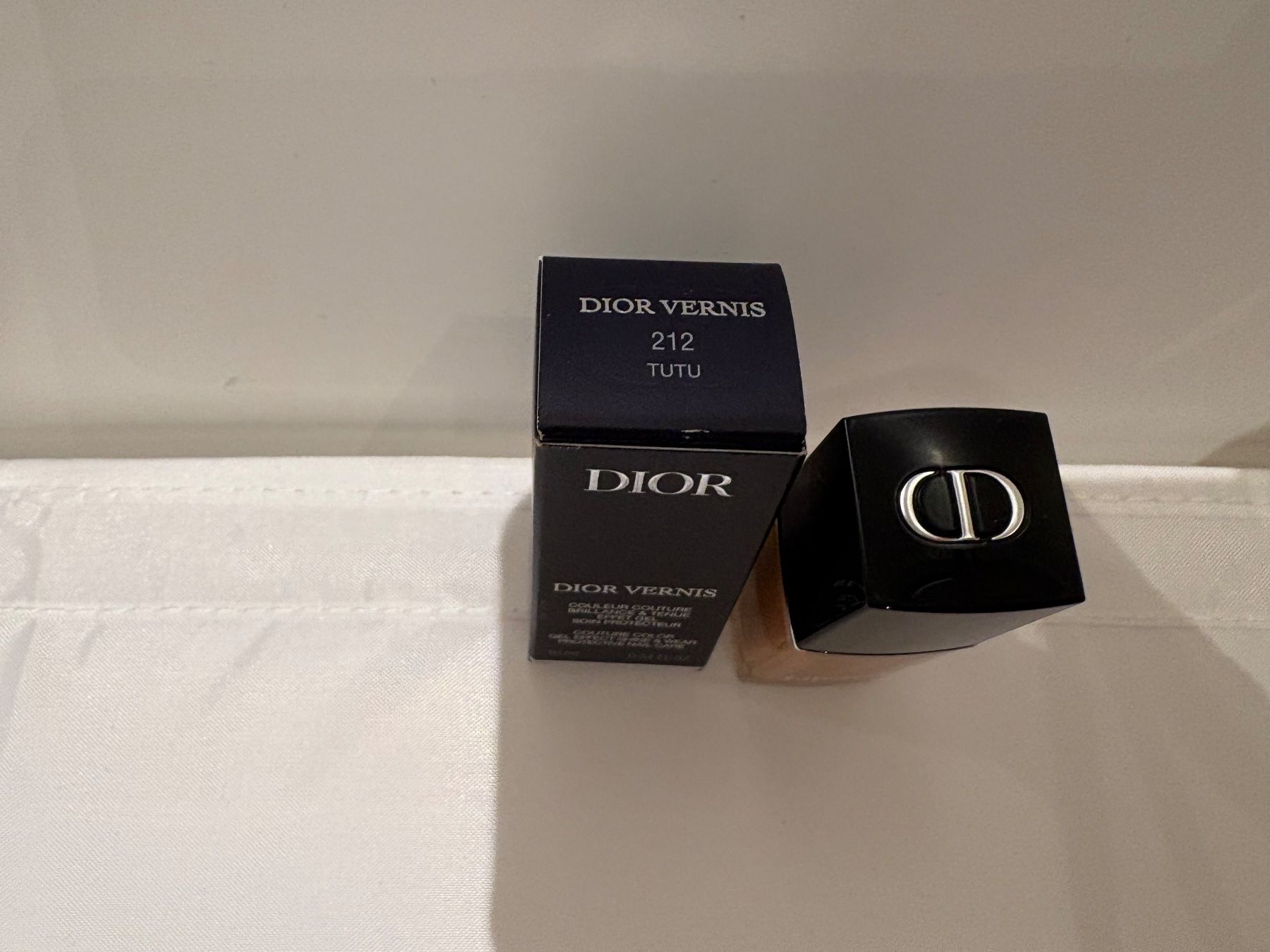 Dior Smalto per unghie: DIOR Nail Polish - TUTU - NEW – Nuovo e nell'imballaggio originale da Muzzano venduto da Sidney_3 1