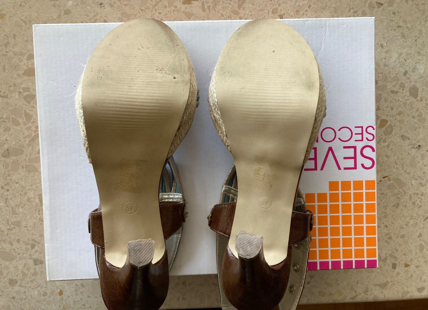 Scarpe da donna: Highheells Riemensandaletten Gr. 37 – Nuovo (secondo la descrizione) da Küsnacht ZH venduto da PLZoll 4