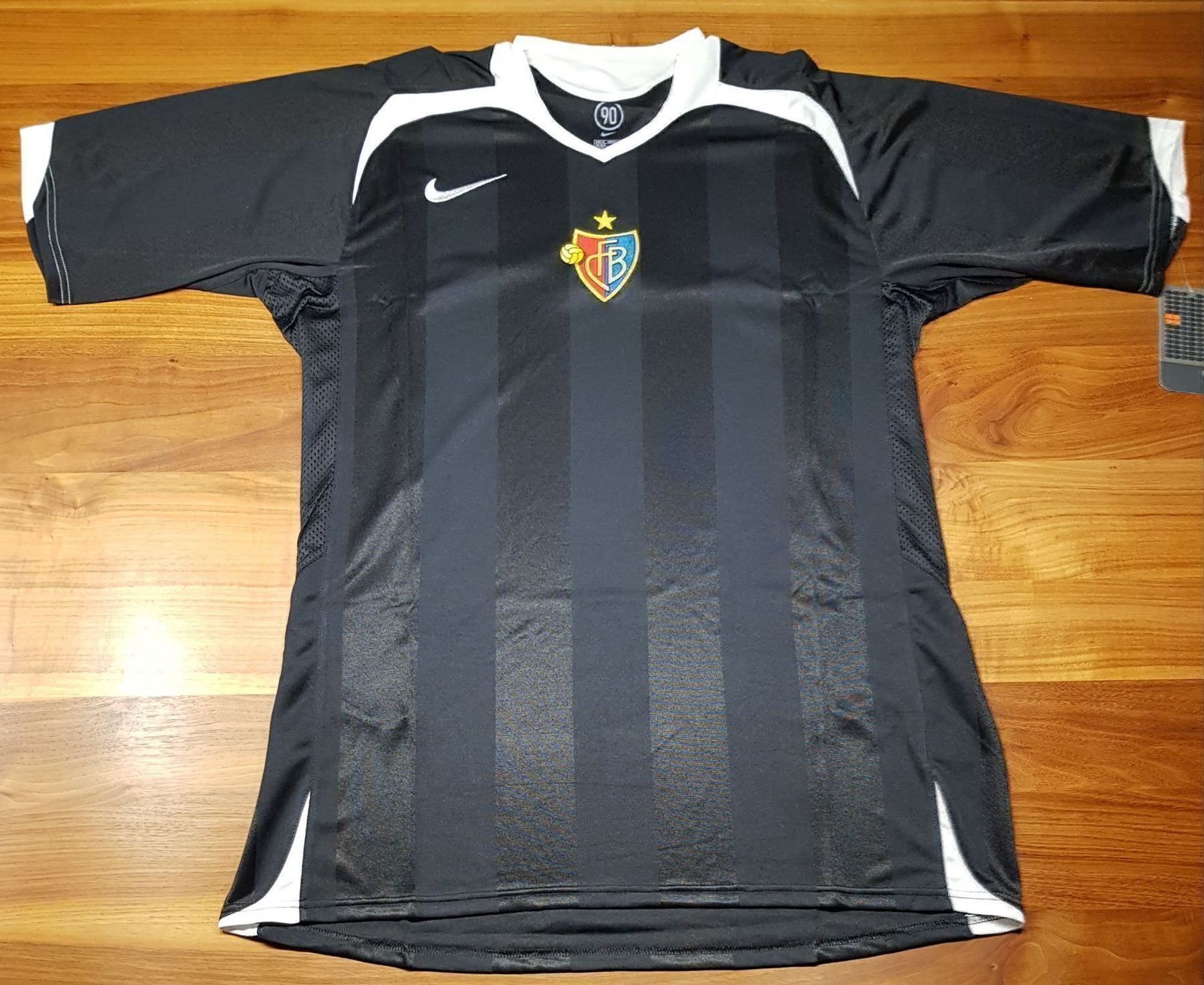 Nike Canottiere & Pantaloni: FC Basel Trikot 2005/2006 sehr selten – Nuovo (secondo la descrizione) da Emmenbrücke venduto da Herzog07