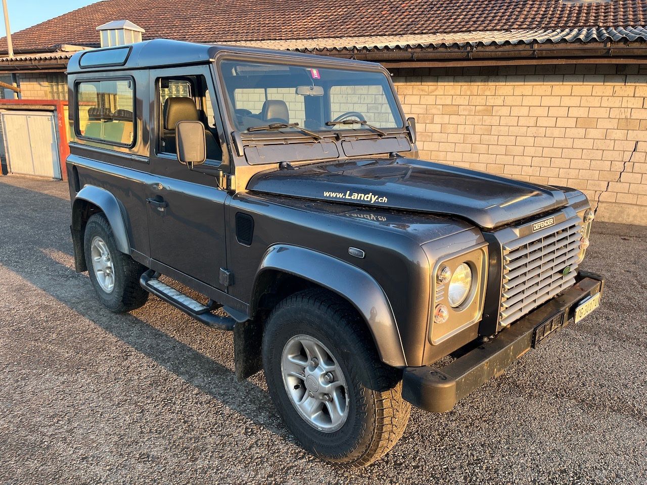 Land Rover Autos: LAND ROVER Defender 90 TD5 – Gebraucht aus Sirnach von MaechlerAutomobile