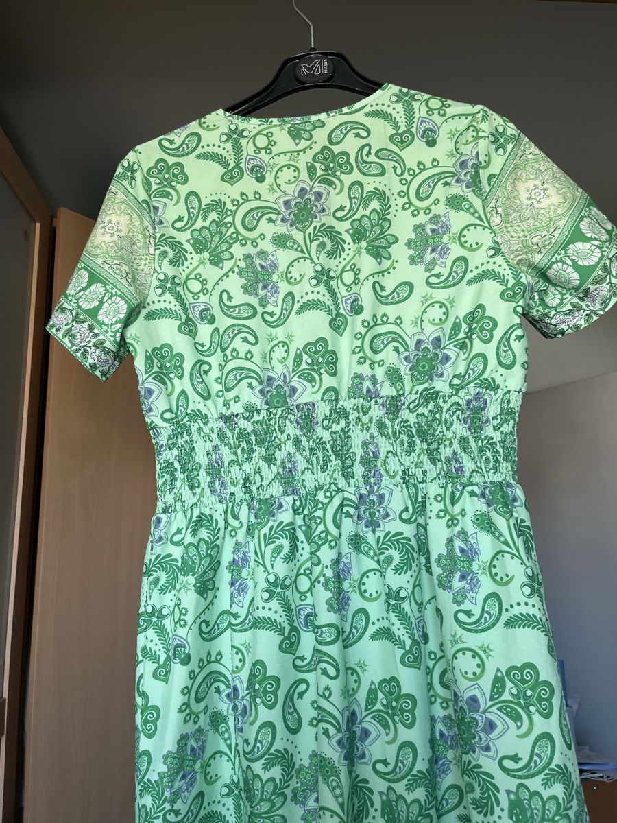Robes: Robe longue verte imprimée taille S petite  – Neuf (Voir description) à Genève par Libellule477 3