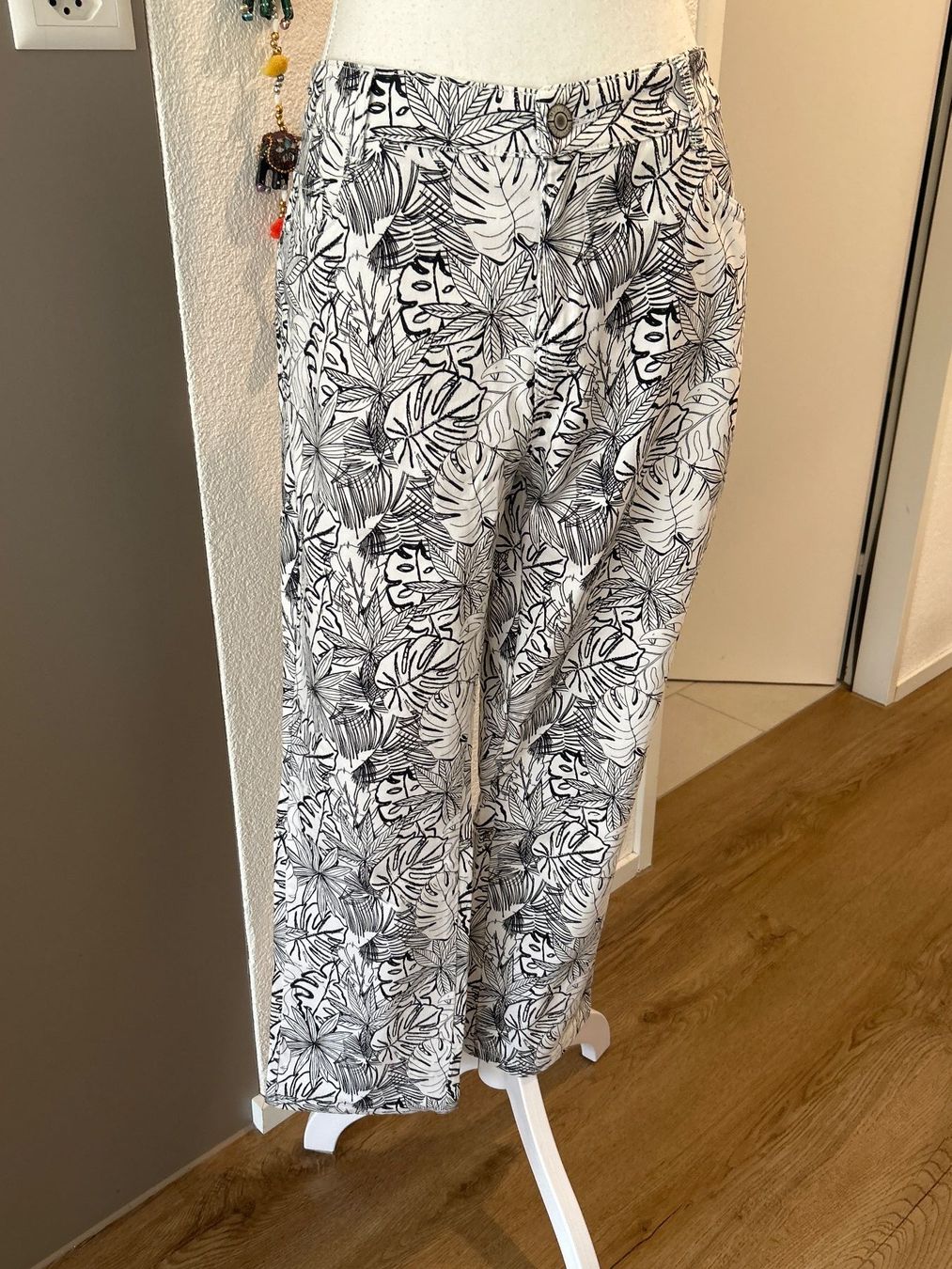 Pantaloni: Damenhose weiss mit Muster von Multiblu Gr.40 – Nuovo (secondo la descrizione) da Brunnen venduto da Nala2929 5