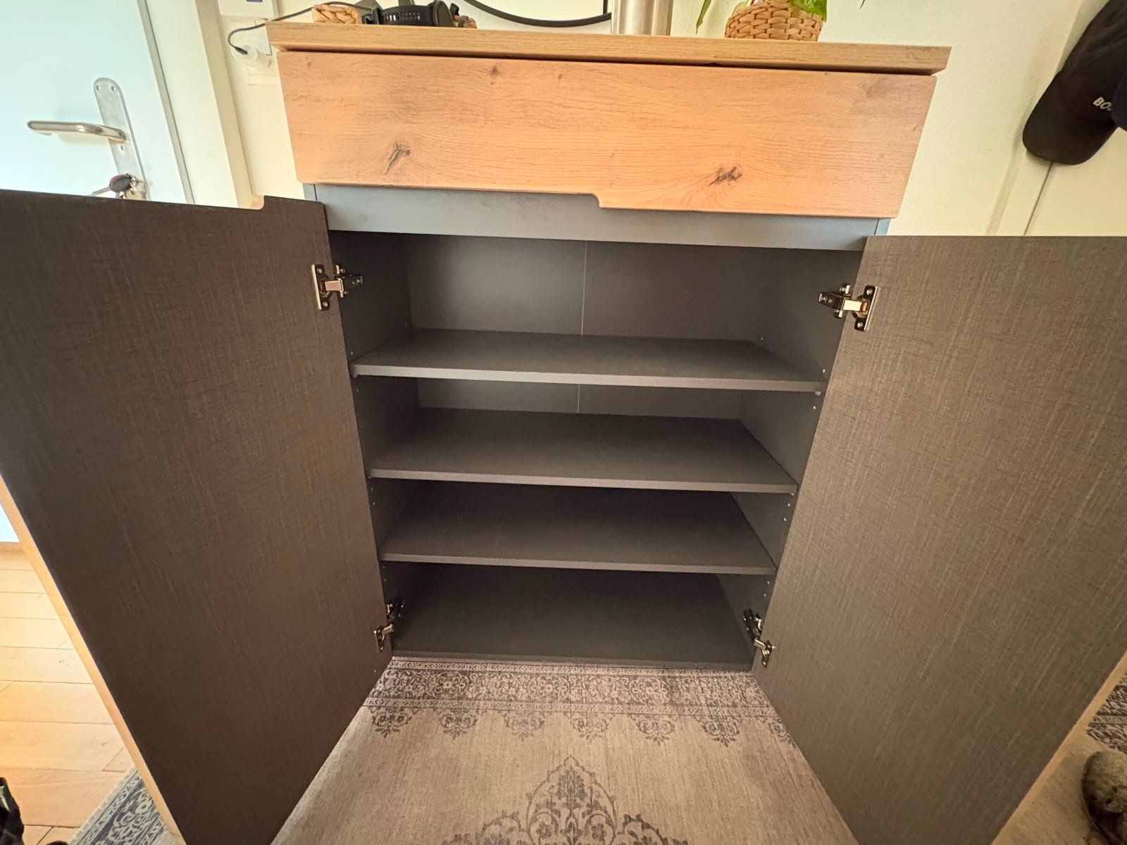Commodes: Kommode mit Schuhschrank – D'occasion à Zürich par vin_7yr9 1