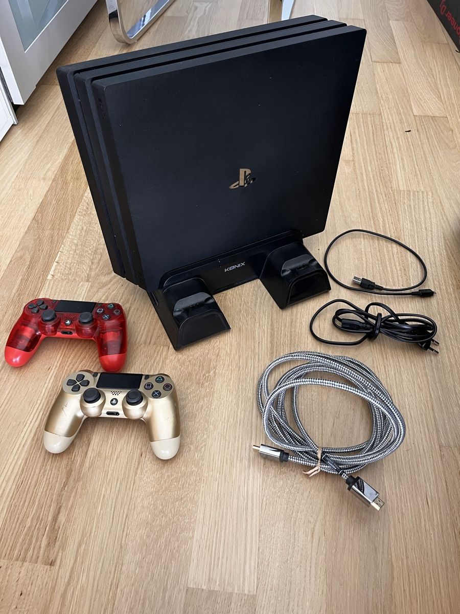 Sony Consoles: Playstation 4 Pro – D'occasion à Basel par jan_2p29