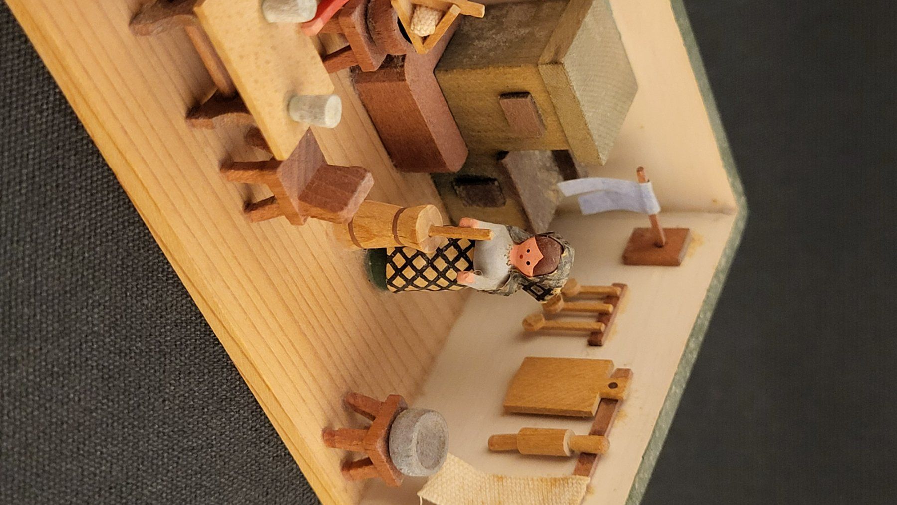 Statuette: Miniatur-Stube SEIFFEN – Usato da Basel venduto da spinne02 3