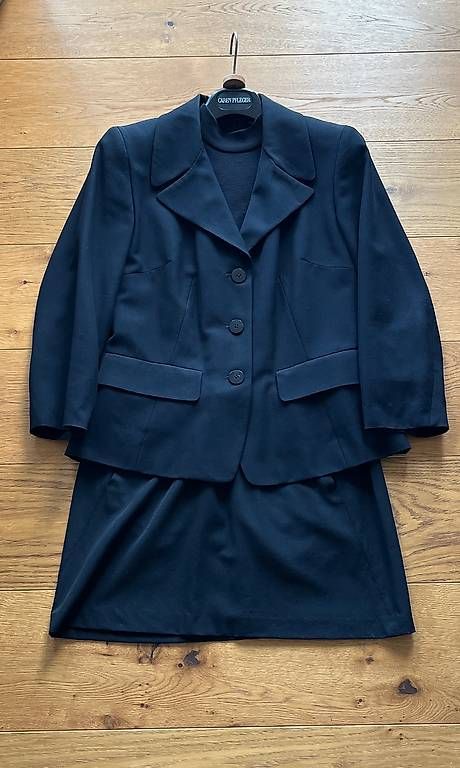 Kostüme: Damen Kostüm Donna Karan, Gr 36 – Gebraucht aus Langendorf von winterjasmin