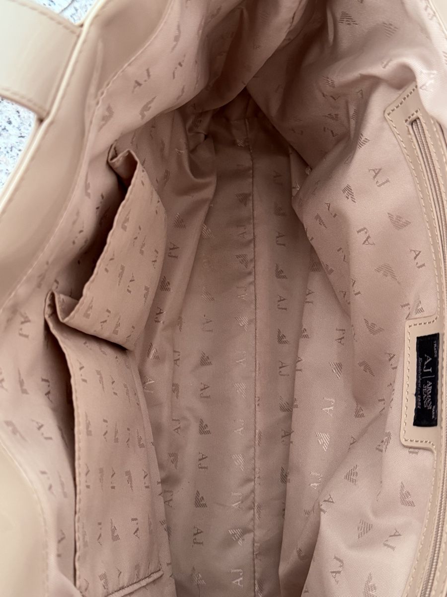 Armani Taschen für Damen: Armani Jeans Lacktasche Beige  – Gebraucht aus Galgenen von camoli65 4