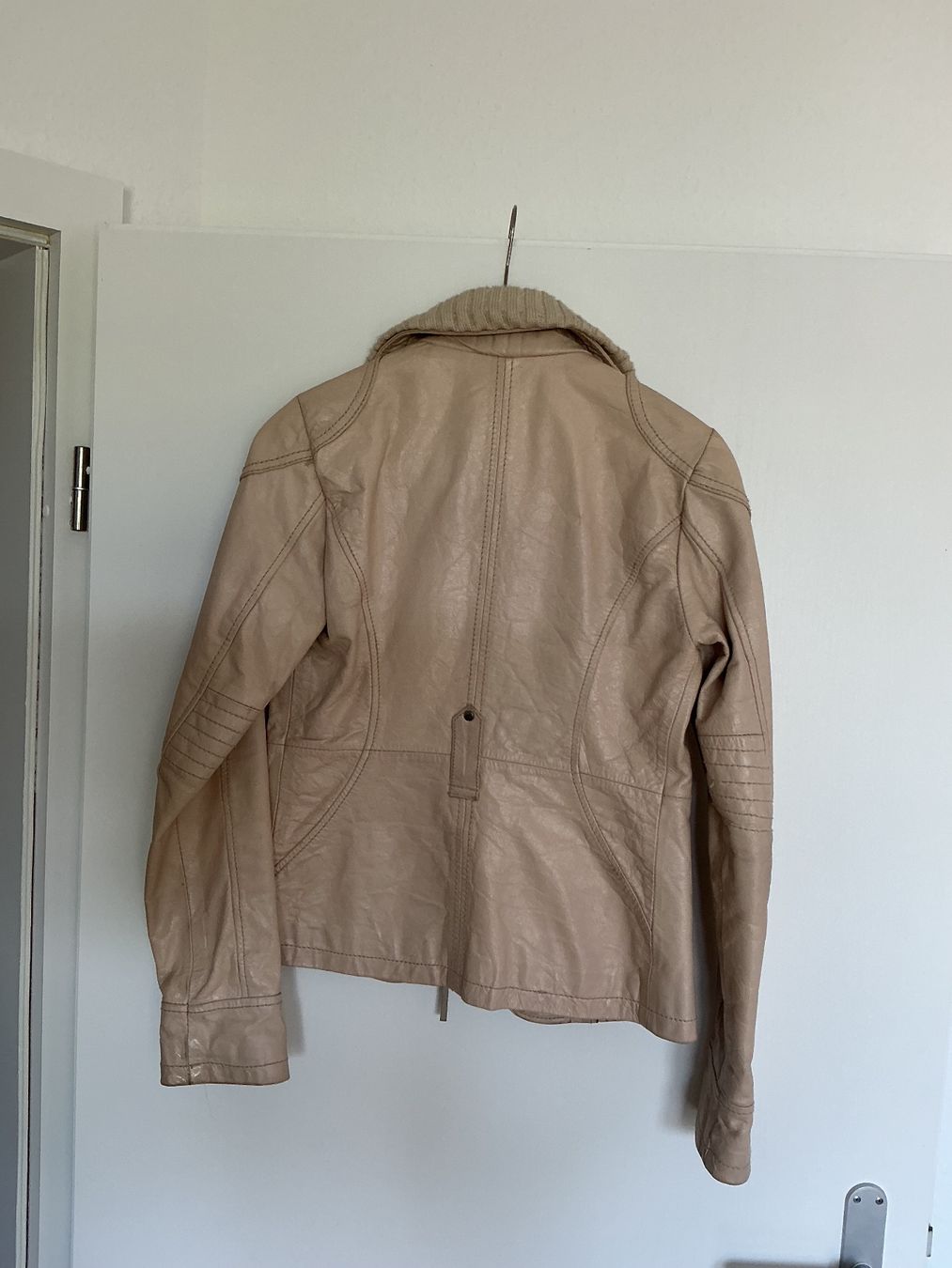 Giacche: Lässige beige Lederjacke – Usato da Oberrohrdorf venduto da zucker2 1