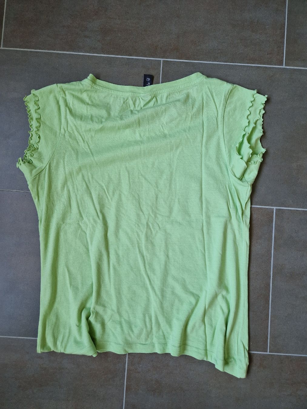 T-Shirts: Multiblu Shirt kiwi 40/42 – Gebraucht aus Lichtensteig von Cocabana_16 3