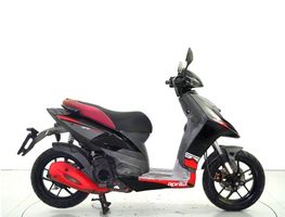 Aprilia SR 125 motorax
