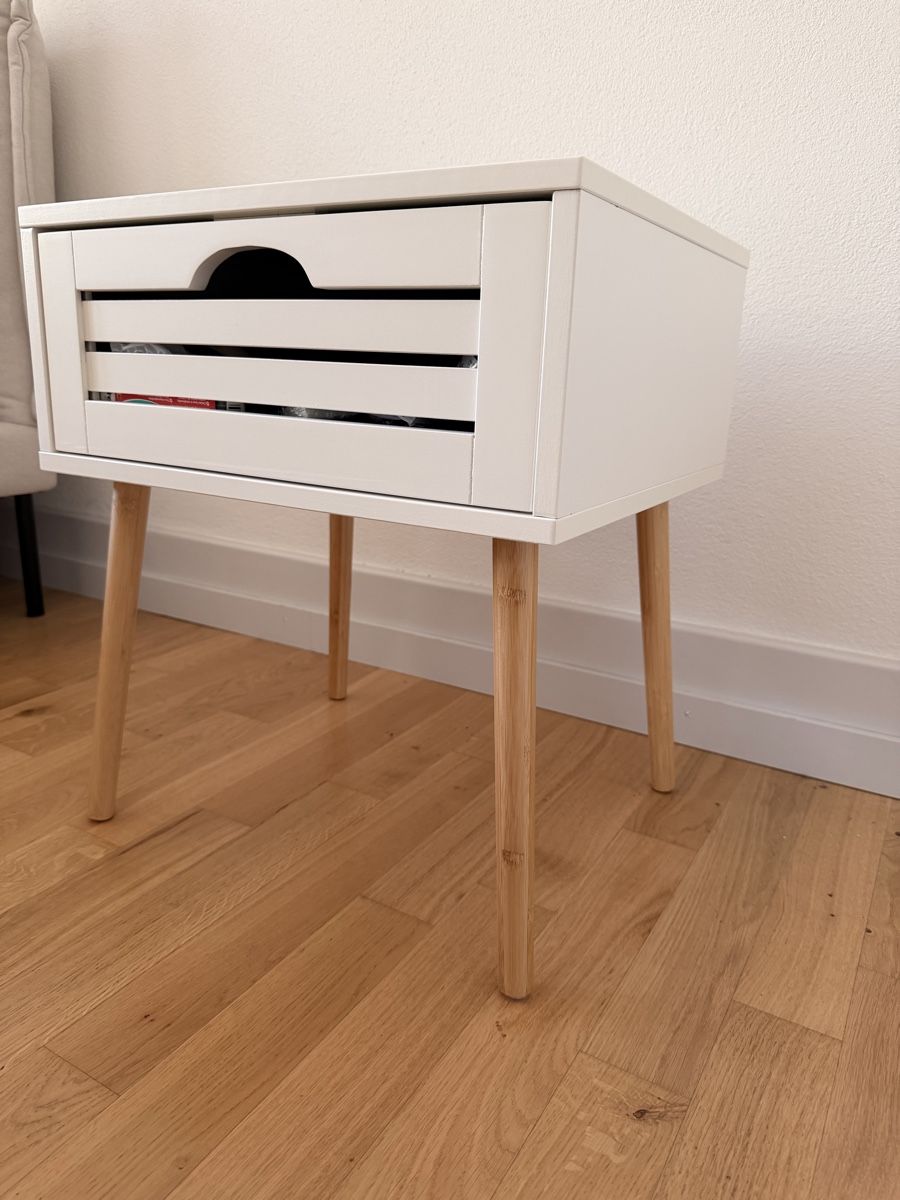 Tables de nuit: Bedside Table – D'occasion à Zürich par mar_h7x7