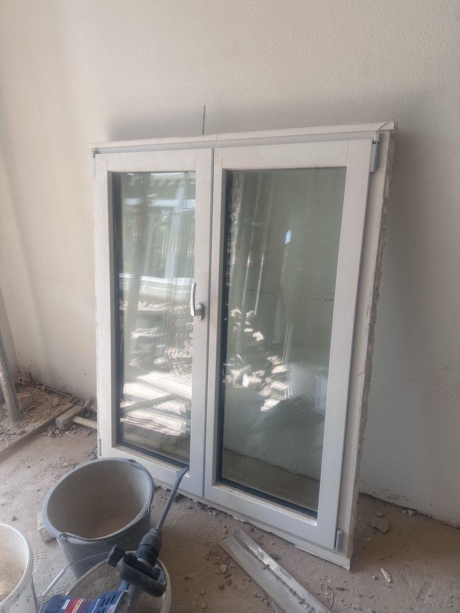 Fenêtres: Fenster weiss Doppelglas mit Griff – D'occasion à Allschwil par Kira0707 1