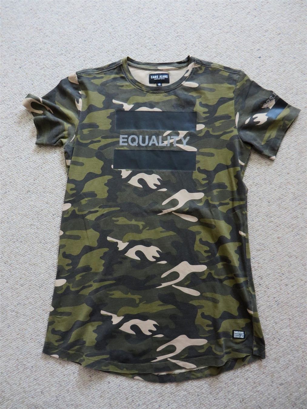Hemden, T-Shirts & Polos: T-Shirt Military-Look – Gebraucht aus Spiez von Crazyduck