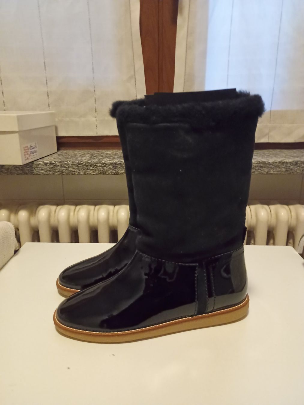 Chanel Scarpe da donna: Stivale Chanel modello doposci con pelo – Nuovo (secondo la descrizione) da Chiasso venduto da marco704763 1
