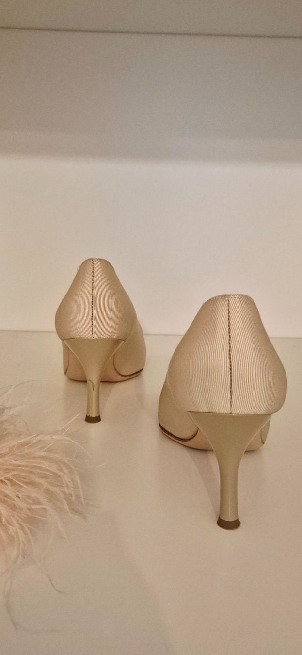 Salvatore Ferragamo Chaussures femmes: Pumps von SALVATORE FERRAGAMO – D'occasion à Worb par Satchmo04 2